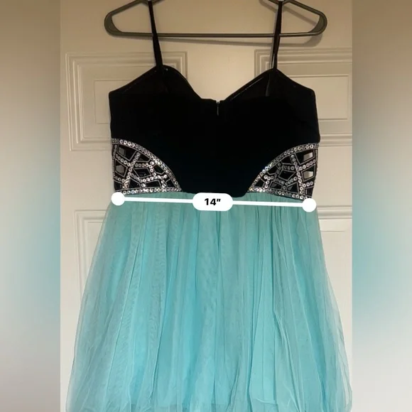 Homecoming Dress - Picture 5 of 6
